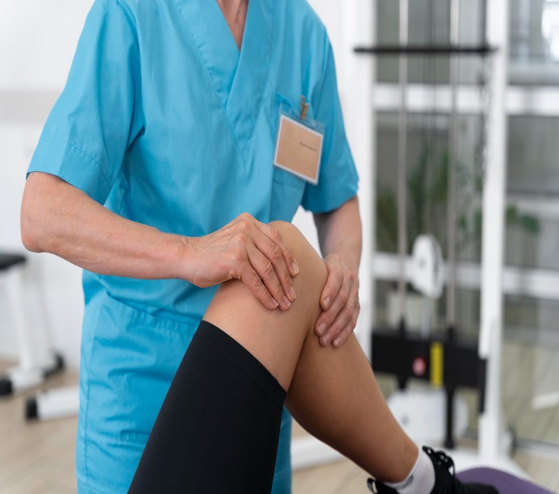 Best Doctor For Knee Pain Treatment In Indirapuram